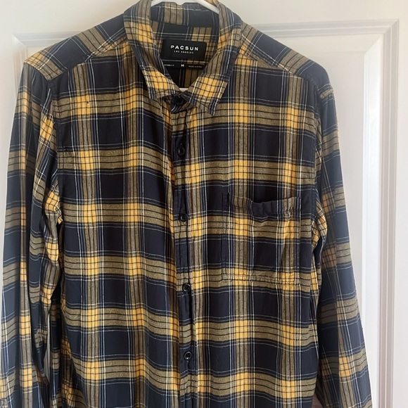 Men's PacSun Black and Yellow Button Up Size Medium Longer Style - Picture 4 of 10